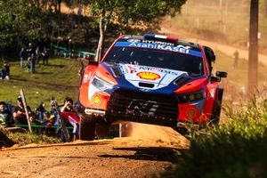 Rally de Paraguay: Fourmaux lidera delante de Rovanpera en un inicio lleno de pinchazos