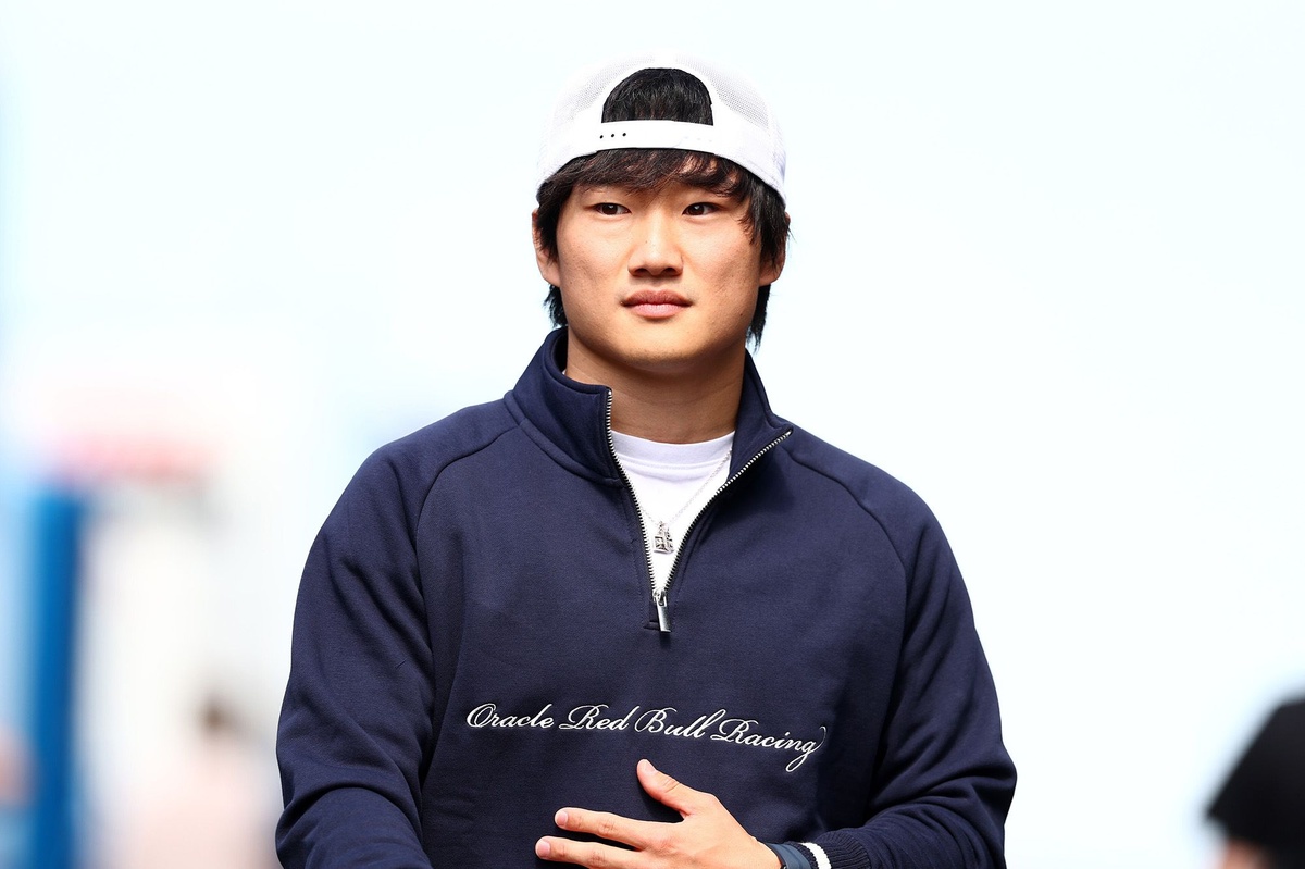 F1 角田裕毅選手 hexladコラボエプロン ., 【Red Bull Showrun x