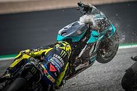 VIDEO: Rossi y Vi&ntilde;ales se salvan de milagro tras un terrible accidente