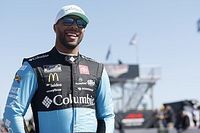 VIDEO: supuesta relaci&oacute;n de Alonso con Taylor Swift llega a NASCAR