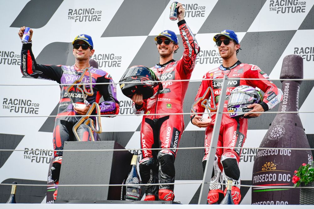 Francesco Bagnaia, Ducati Team, Enea Bastianini, Ducati Team, Jorge Martin, Pramac Racing