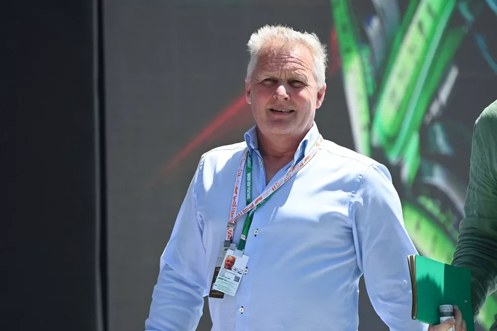 Johnny Herbert, llega al circuito