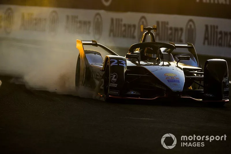 S&eacute;bastien Buemi, Nissan e.Dam, Nissan IMO1, bloque une roue
