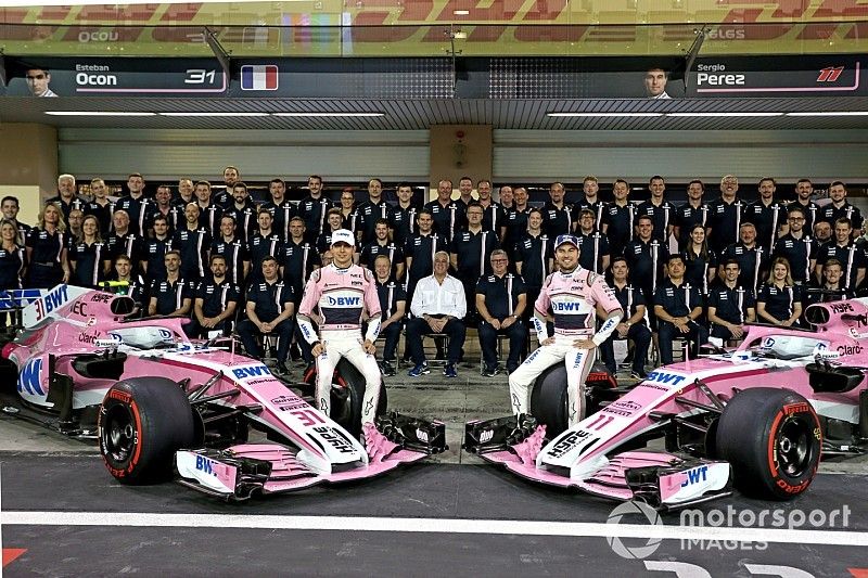 Esteban Ocon, Racing Point Force India en Sergio Perez, Racing Point Force India, groepsfoto