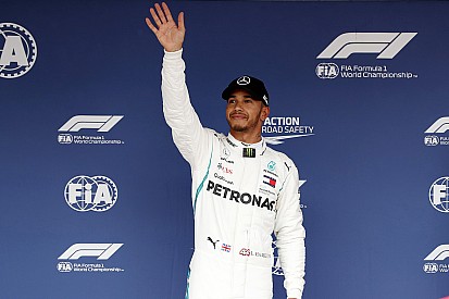 Hamilton punge la Ferrari: "In Mercedes prendiamo sempre le decisioni corrette anche sotto stress"