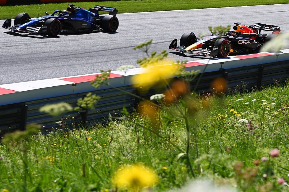 Alex Albon, Williams FW44, Max Verstappen, Red Bull Racing RB18