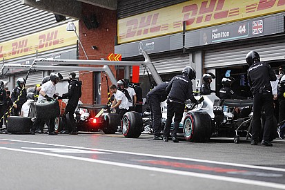 Mercedes, Monza itibariyle Hamilton lehine takım emri uygulamaya hazırlanıyor