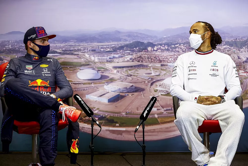 ماكس فيرشتابن، ريد بُل ريسينغ ولويس هاميلتون، مرسيدس
