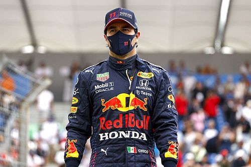 Helmut Marko elogia a Pérez: La victoria sólo fue posible gracias a él