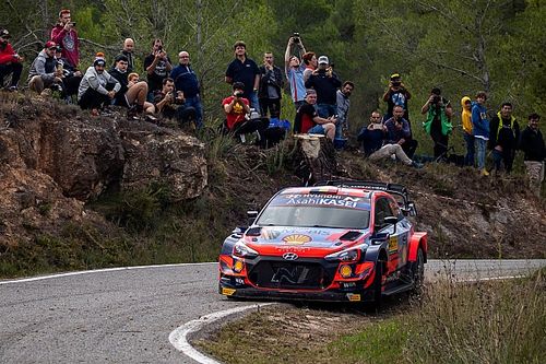 Neuville cierra el triunfo en el Rally de España