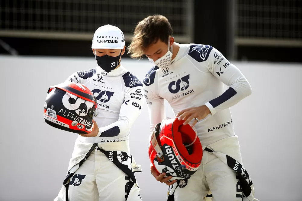 Yuki Tsunoda, AlphaTauri AT02 et Pierre Gasly, AlphaTauri AT02