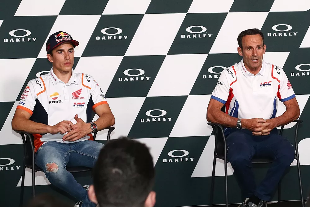 Marc M&aacute;rquez, equipo Repsol Honda, Alberto Puig, director del equipo Repsol Honda