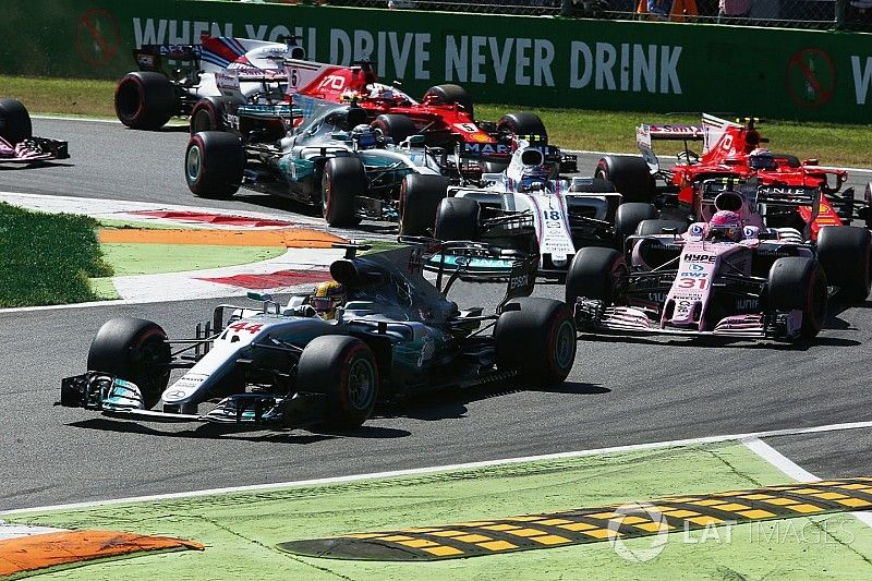 Lewis Hamilton, Mercedes AMG F1 W08, Esteban Ocon, Sahara Force India F1 VJM10, Lance Stroll, Willia