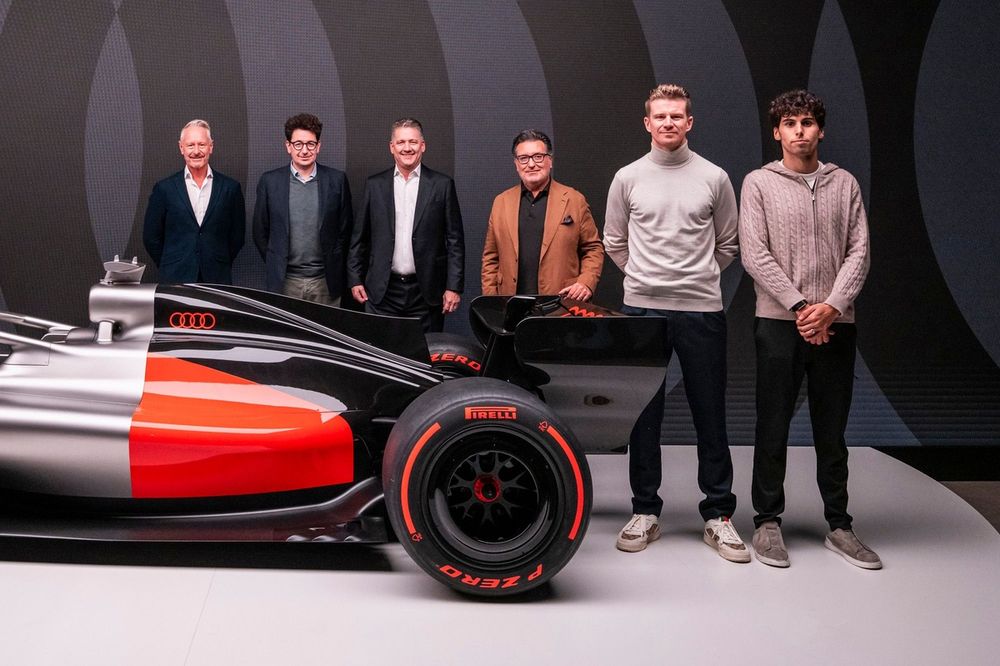 Jonathan Wheatley, Audi Team Principal, Mattia Binotto Head of Audi F1 Project, Gernot Dollner, Audi CEO, Massimo Frascella Audi Chief Creative Officer, Nico Hulkenberg y Gabriel Bortoleto
