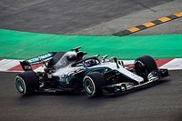 Bottas lidera la sesión matutina en Barcelona