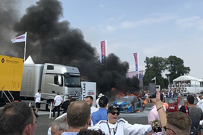 Pruett escapa de un incendio en Goodwood