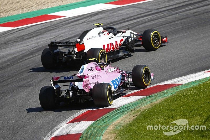 Kevin Magnussen, Haas F1 Team VF-18, Esteban Ocon, Force India VJM11