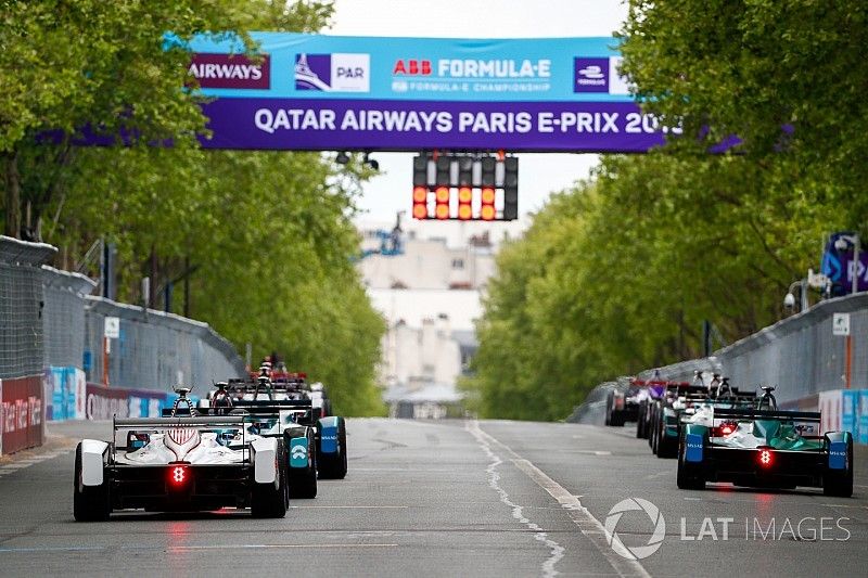 Practice start with Jose Maria Lopez, Dragon Racing, Tom Blomqvist, Andretti Formula E Team, at the back