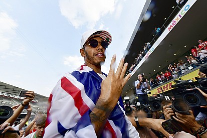 Hamilton: 2017 kariyerimin en zor şampiyonluğuydu