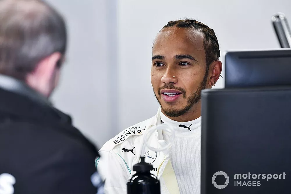 Lewis Hamilton, Mercedes-AMG Petronas F1 nel garage