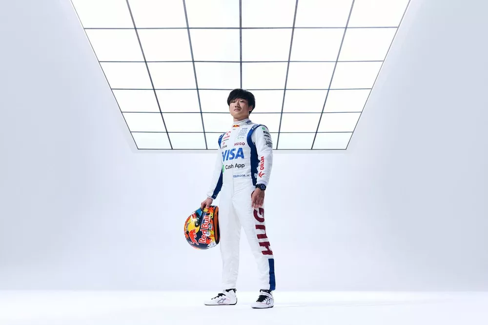 フレッシュな装いと共に新シーズンへ。ビザ・キャッシュアップRB、角田