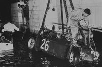 GP de M&oacute;naco 1955 de F1: una ca&iacute;da al agua premonitoria, y el estreno del 44