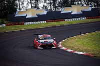 Stock Car: Barrichello 'dá bote' no fim e vence corrida 2 em Tarumã 