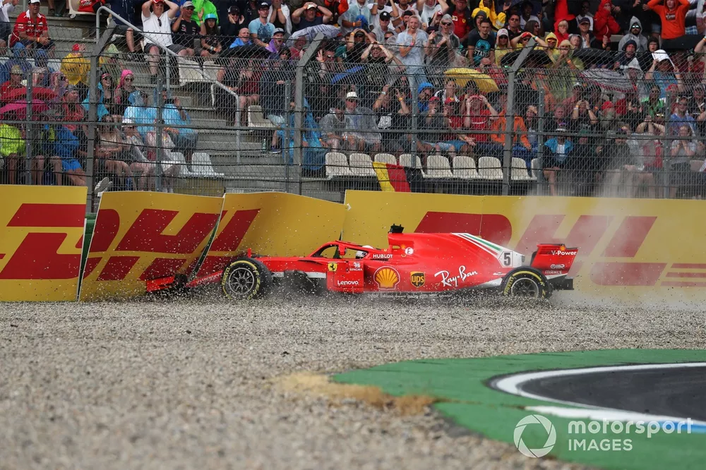 Sebastian Vettel Ferrari SF-71H crasht uit de race