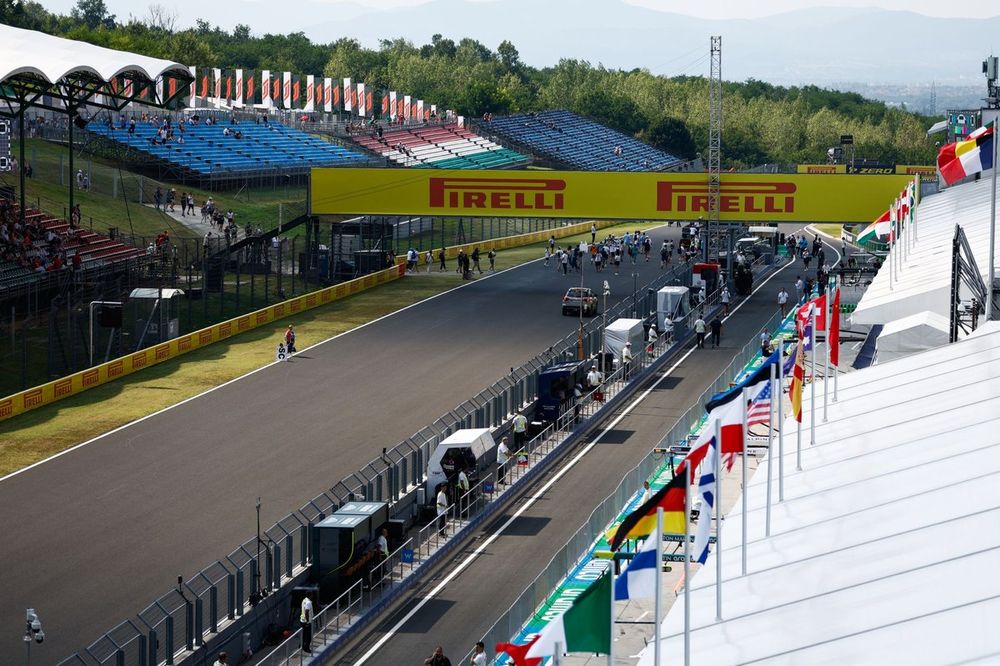 A scenic view of the pit straight