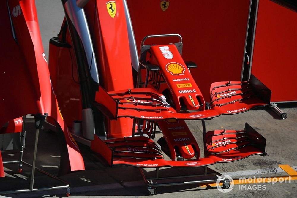 La carrocer&iacute;a en el pit lane fuera del garaje de Ferrari