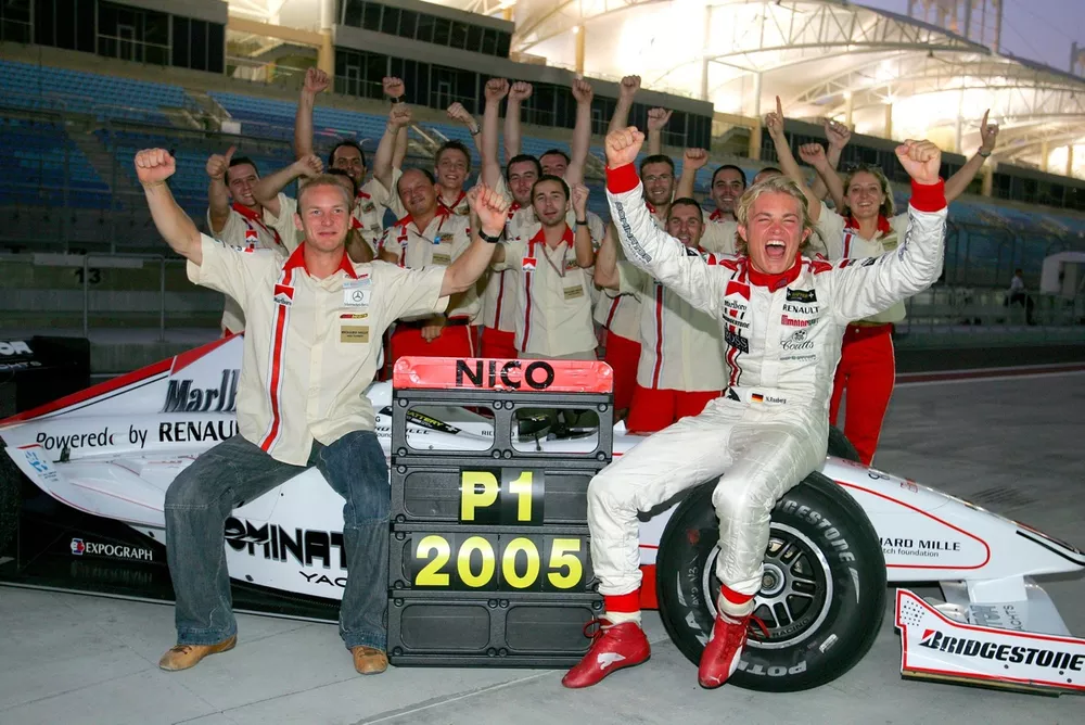 Celebración del equipo ART; Alexandre Premat, ART Grand Prix y Nico Rosberg, ART Grand Prix
