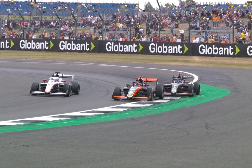 Mari Boya, adelantamiento para ser tercero en Silverstone