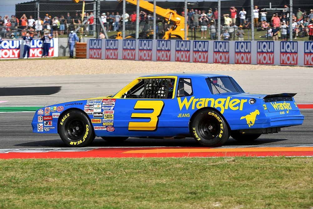 Daniel Ricciardo, McLaren, in the 1984 Dale Earnhardt Wrangler Chevrolet Monte Carlo NASCAR