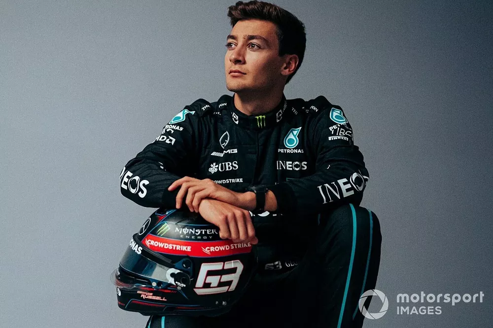 Casco di George Russell per il 2022