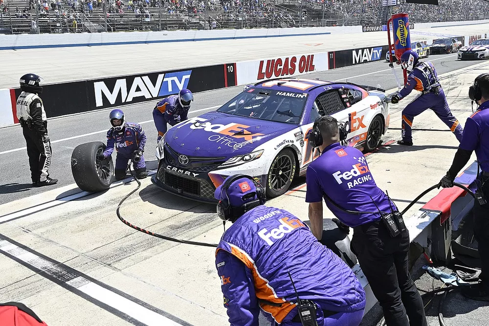 Denny Hamlin, Joe Gibbs Racing, FedEx Office Toyota Camry