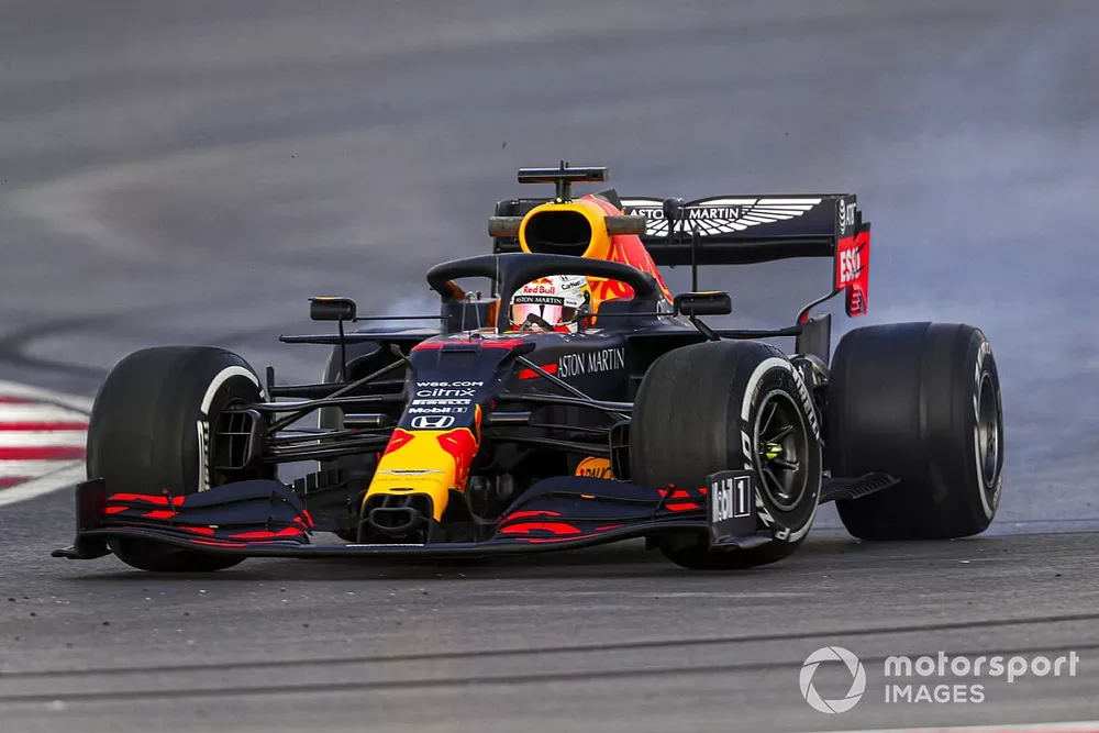 Max Verstappen, Red Bull Racing RB16, spin