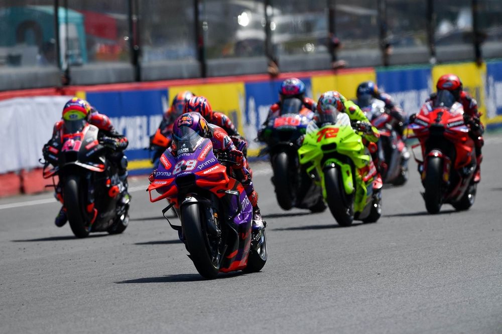 Jorge Martin, Pramac Racing leads at the start