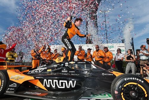 Pato O'Ward gana en Iowa y Palou completa el top 5