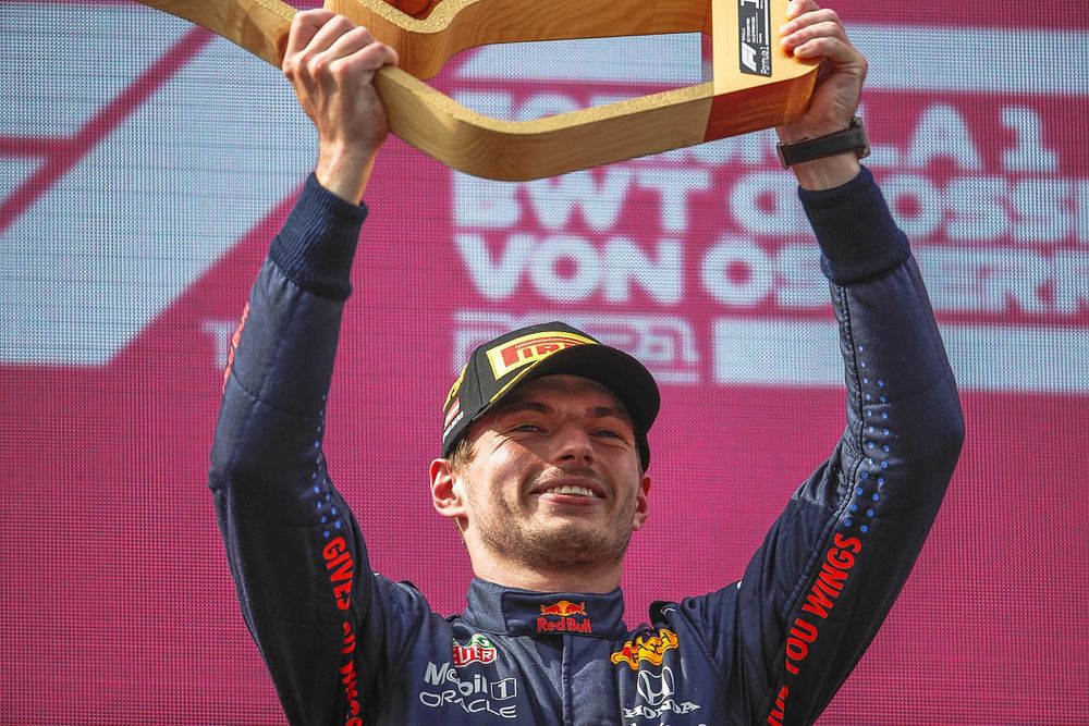 Podio: ganador Max Verstappen, Red Bull Racing