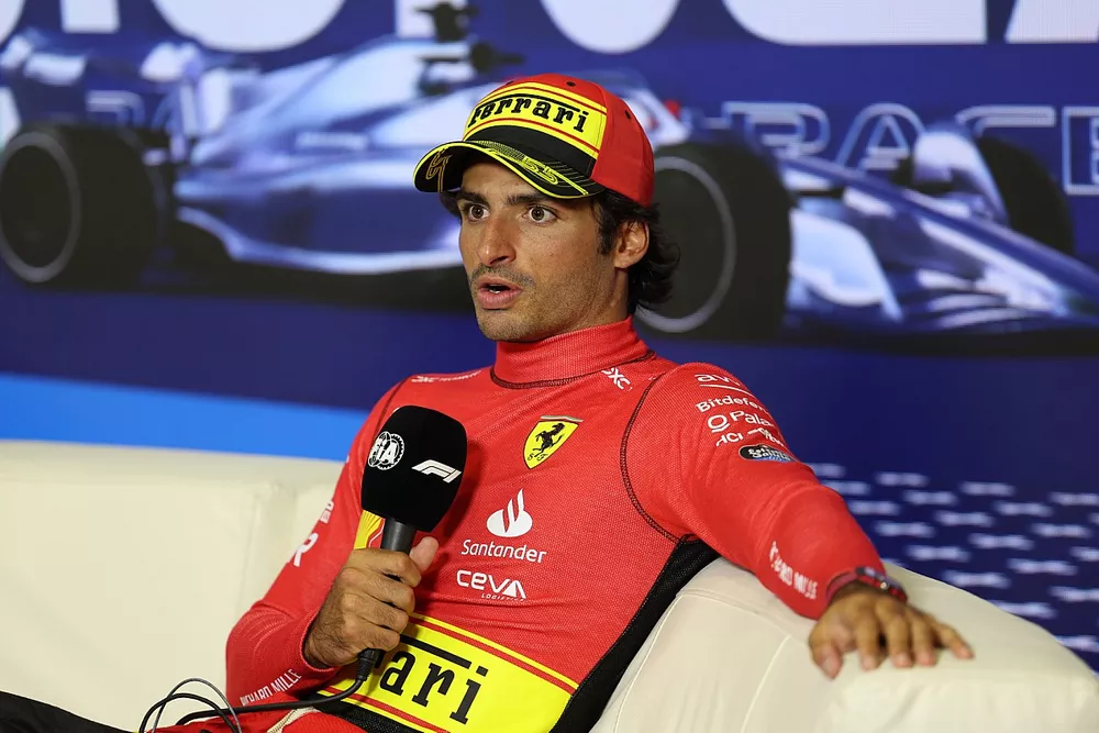 Carlos Sainz, Scuderia Ferrari, 3ª posición, en la rueda de prensa