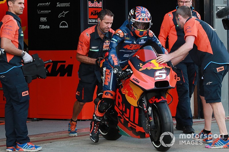 Zarco se la prende con calma con la KTM: