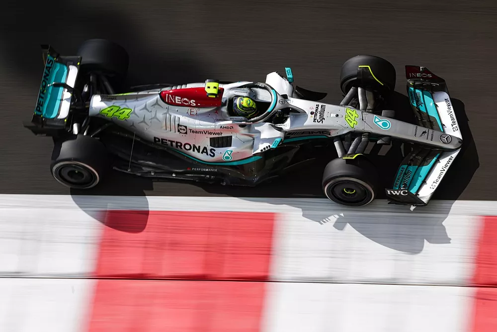  Lewis Hamilton, Mercedes W13