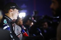 Russell wskazał czarnego konia