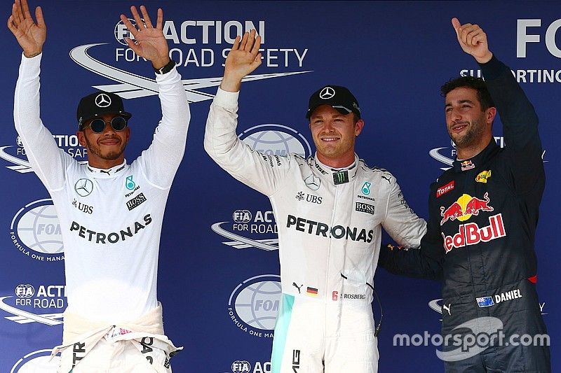 Poleman Nico Rosberg, Mercedes AMG F1, segundo clasificado Lewis Hamilton, Mercedes AMG F1, tercero 