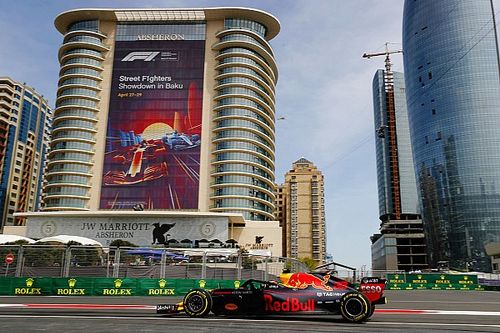Verstappen explic&oacute; el problema que puso fin al viernes de Red Bull en Bak&uacute;