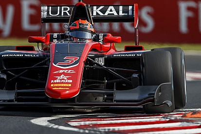 Мазепин прорвался на второе место в первой гонке GP3, Пульчини одержал победу