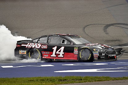 NASCAR Cup Series: Bowyer menang, SHR dominan