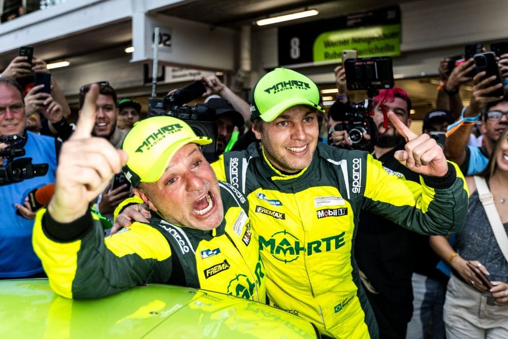 445745_1133508_bt615799