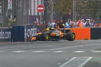 V&iacute;deo: Piastri flaquea y sufre un duro accidente en la qualy de Bak&uacute;