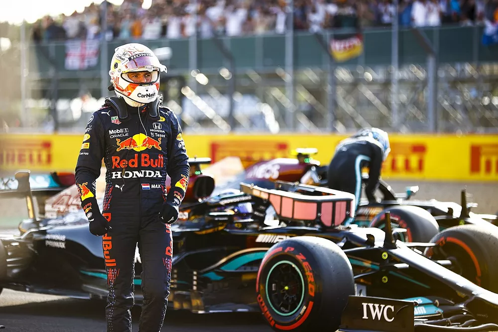 Segundo puesto Max Verstappen, Red Bull Racing, en Parc Ferme